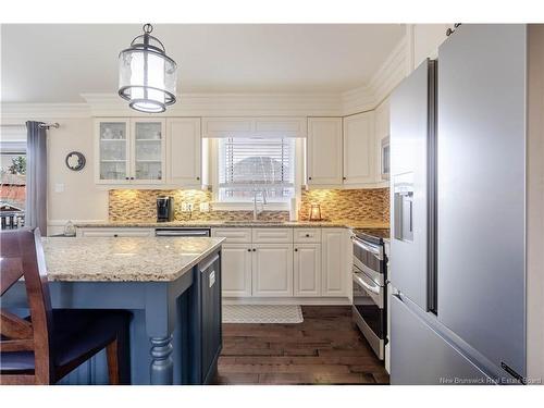 24 Savannah Crt, Fredericton, NB 