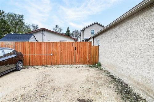 168 Bertrand St, Winnipeg, MB 