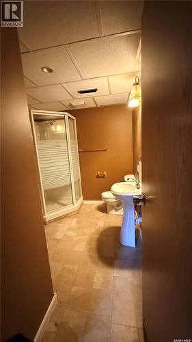 468 Petterson Drive, Estevan, SK - Indoor Photo Showing Bathroom