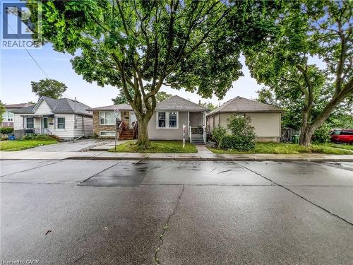 74 PROVINCE Street N  Hamilton, ON L8H 4H6