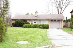 9 TERRINGTON COURT  Toronto, ON M3B 2J9