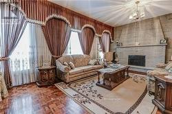 32 FENTON WAY Brampton, ON L6P 0P6