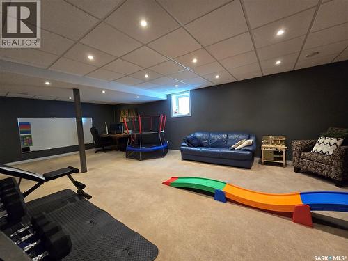 752 Mctaggart Drive, Weyburn, SK - Indoor