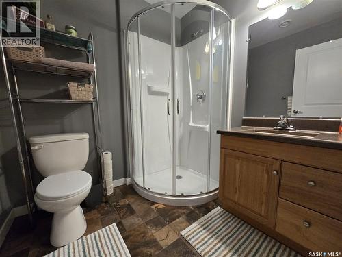 752 Mctaggart Drive, Weyburn, SK - Indoor Photo Showing Bathroom