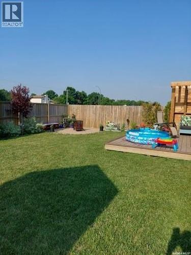 752 Mctaggart Drive, Weyburn, SK - Outdoor