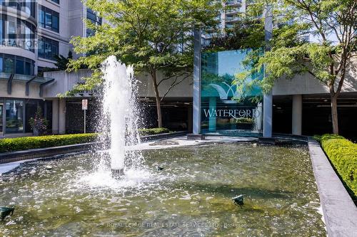 109 - 2083 Lake Shore Boulevard W, Toronto, ON - Outdoor