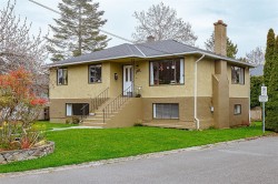 1905 Richardson St Victoria, BC V8S 1S3