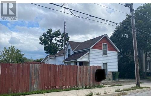 392 PEARL STREET  Milton, ON L9T 1M8