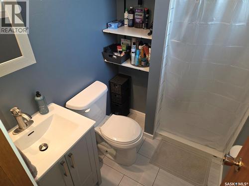 311 Wilkinson Crescent, Saskatoon, SK - Indoor Photo Showing Bathroom