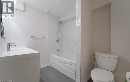 1723 Stackhouse Avenue, London, ON - Indoor Photo Showing Bathroom