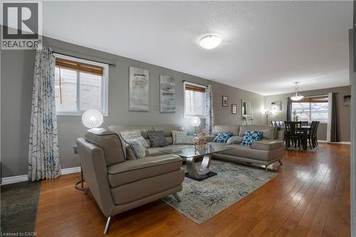 1723 Stackhouse Avenue, London, ON - Indoor Photo Showing Living Room