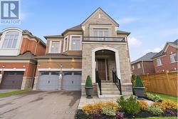 15 BRABIN CIRCLE Whitby, ON L1P 0C1