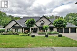 62 REBECCA CRESCENT Ottawa, ON K1J 6B9