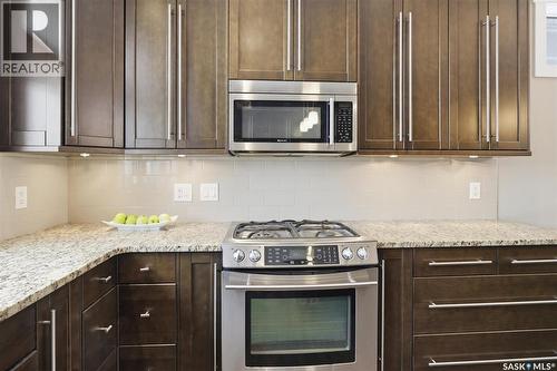 511 Bennion Terrace, Saskatoon, SK - Indoor Photo Showing Kitchen With Upgraded Kitchen