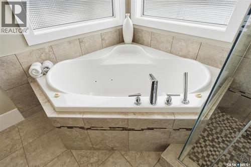 511 Bennion Terrace, Saskatoon, SK - Indoor Photo Showing Bathroom