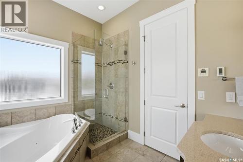 511 Bennion Terrace, Saskatoon, SK - Indoor Photo Showing Bathroom