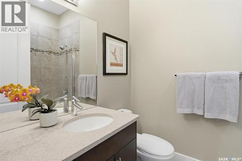 511 Bennion Terrace, Saskatoon, SK - Indoor Photo Showing Bathroom