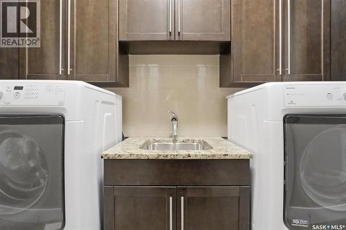 511 Bennion Terrace, Saskatoon, SK - Indoor Photo Showing Laundry Room