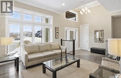 511 Bennion Terrace, Saskatoon, SK - Indoor Photo Showing Living Room