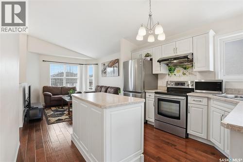1019 Hunter Road, Saskatoon, SK - Indoor Photo Showing Kitchen With Stainless Steel Kitchen