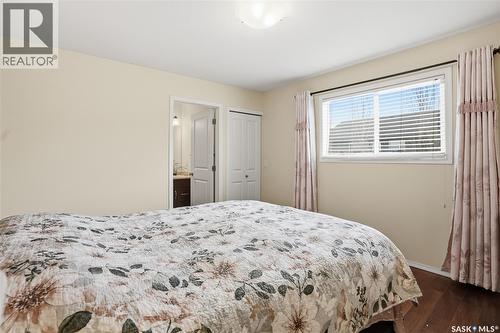 1019 Hunter Road, Saskatoon, SK - Indoor Photo Showing Bedroom