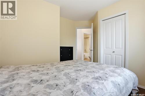 1019 Hunter Road, Saskatoon, SK - Indoor Photo Showing Bedroom