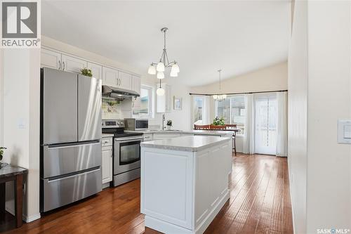 1019 Hunter Road, Saskatoon, SK - Indoor Photo Showing Kitchen With Stainless Steel Kitchen