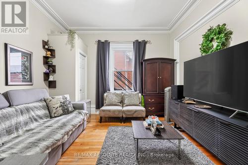231 Bell Street N, Ottawa, ON - Indoor Photo Showing Living Room