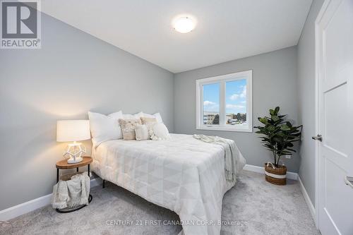 9 Postma Crescent, North Middlesex (Ailsa Craig), ON - Indoor Photo Showing Bedroom