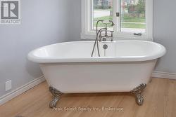 Primary Ensuite - Victorian Claw-foot Bathtub - 