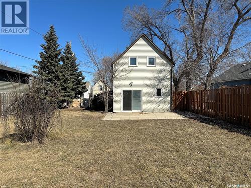 24 3Rd Avenue Se, Weyburn, SK - Outdoor