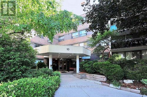 212 - 10 SUNRISE AVENUE  Toronto, ON M4A 2R1