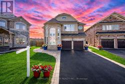 14 OAKHAVEN ROAD  Brampton, ON L6P 2Y3
