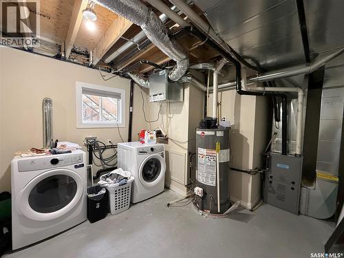 47 Hahn Crescent, Kindersley, SK - Indoor Photo Showing Laundry Room