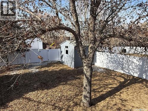 47 Hahn Crescent, Kindersley, SK - Outdoor