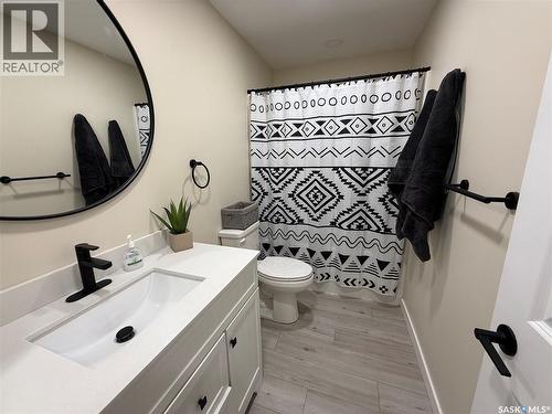 47 Hahn Crescent, Kindersley, SK - Indoor Photo Showing Bathroom