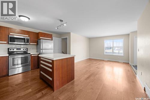 513 2315 Mcclocklin Road, Saskatoon, SK - Indoor Photo Showing Kitchen
