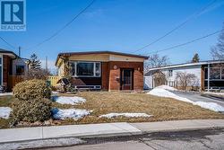 60 FIELDING CRESCENT Hamilton, ON L8V 2P5