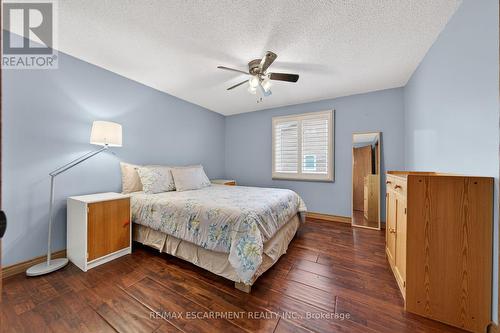 6 Regal Drive, Hamilton, ON - Indoor Photo Showing Bedroom