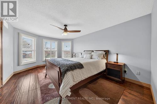 6 Regal Drive, Hamilton, ON - Indoor Photo Showing Bedroom