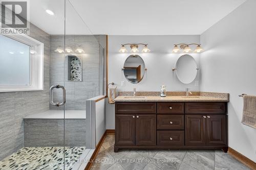 6 Regal Drive, Hamilton, ON - Indoor Photo Showing Bathroom