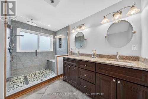 6 Regal Drive, Hamilton, ON - Indoor Photo Showing Bathroom