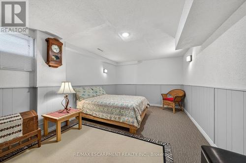 6 Regal Drive, Hamilton, ON - Indoor Photo Showing Bedroom