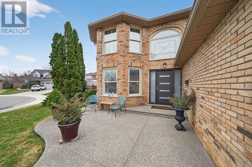 6 Regal Drive, Hamilton, ON - Outdoor