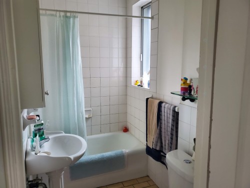 Salle de bains - 11-811 Av. Davaar, Montréal (Outremont), QC - Indoor Photo Showing Bathroom