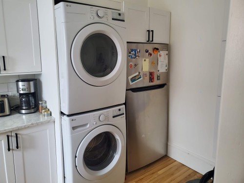 Salle de lavage - 11-811 Av. Davaar, Montréal (Outremont), QC - Indoor Photo Showing Laundry Room
