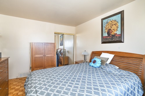 Chambre à coucher principale - 966 Av. Du Parc, Laval (Saint-Vincent-De-Paul), QC - Indoor Photo Showing Bedroom