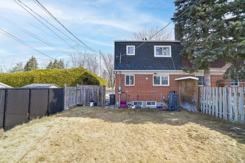 Cour - 966 Av. Du Parc, Laval (Saint-Vincent-De-Paul), QC - Outdoor
