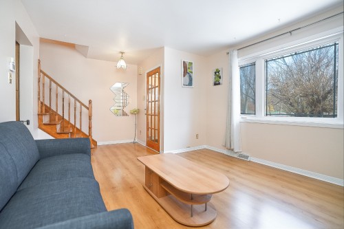 Salon - 966 Av. Du Parc, Laval (Saint-Vincent-De-Paul), QC - Indoor Photo Showing Living Room