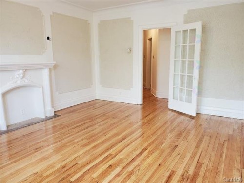 Living Room - 15-811 Av. Davaar, Montréal (Outremont), QC - Indoor Photo Showing Other Room